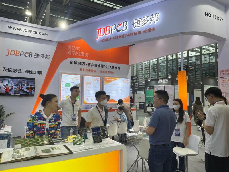 客商齐聚人气爆棚，第11届中国电子信息博览会开幕