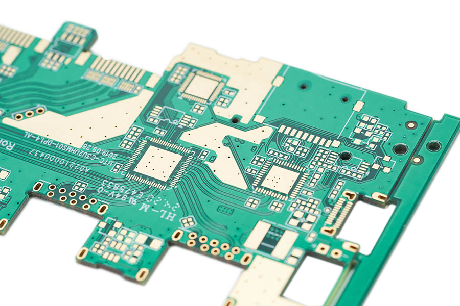 PCB生产：大批量与小批量的选择