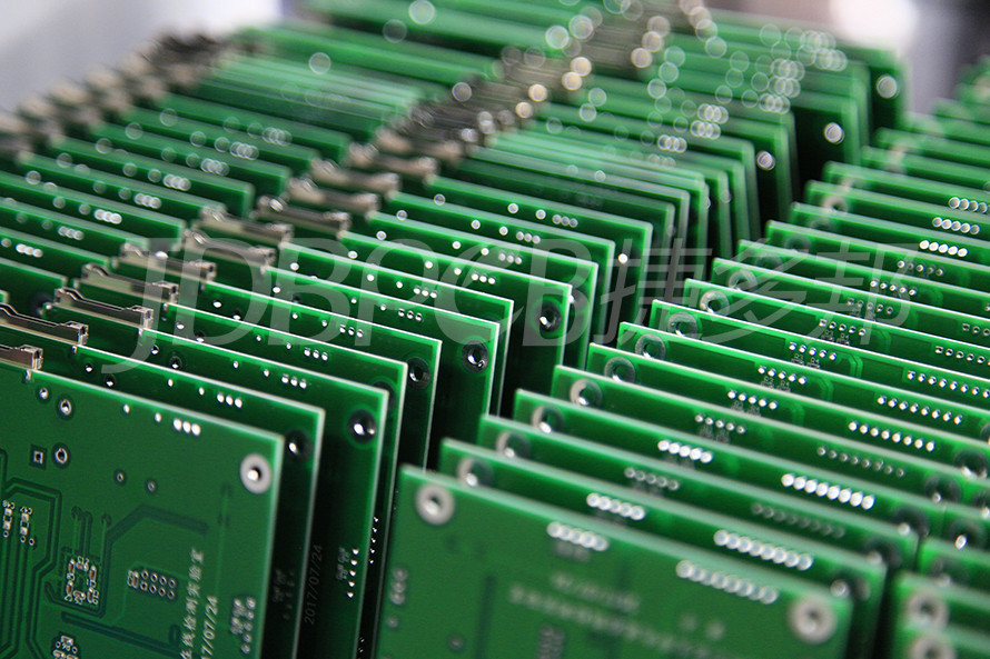 pcb高频板材有哪些？了解后让你的电子设备信号穿梭无阻