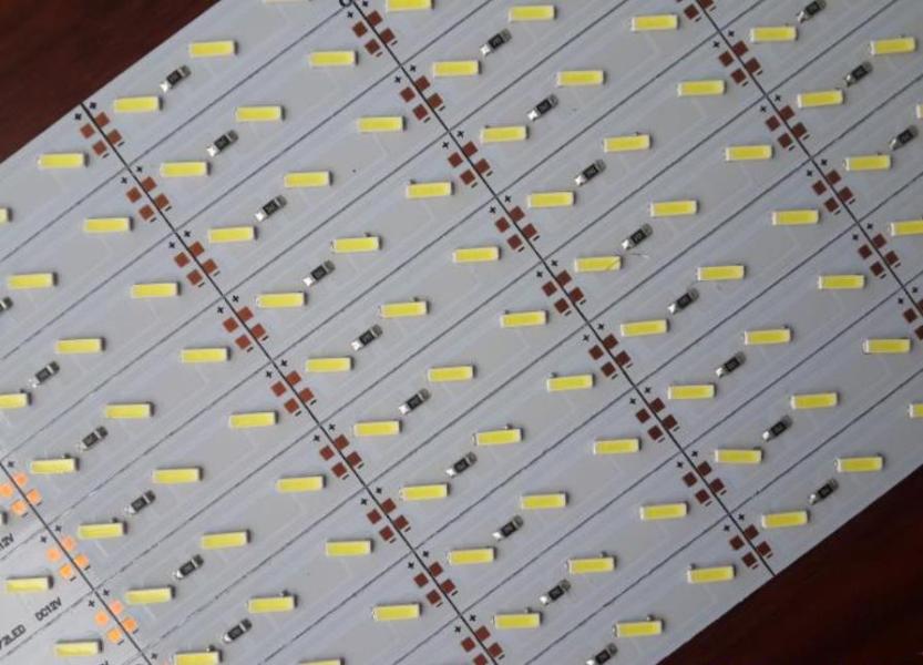探索带LED的PCB线路板